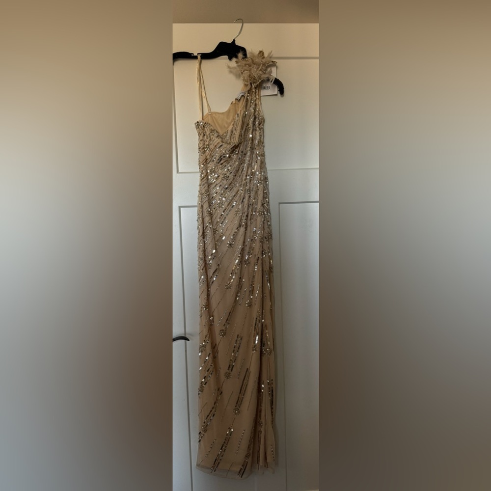 MAC DUGGAL EMBELLISHED FLORAL DETAIL ONE SHOULDER GOWN 93739 Size 4  worn once